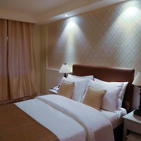 Sola Hotel Laoag Kültér fotó