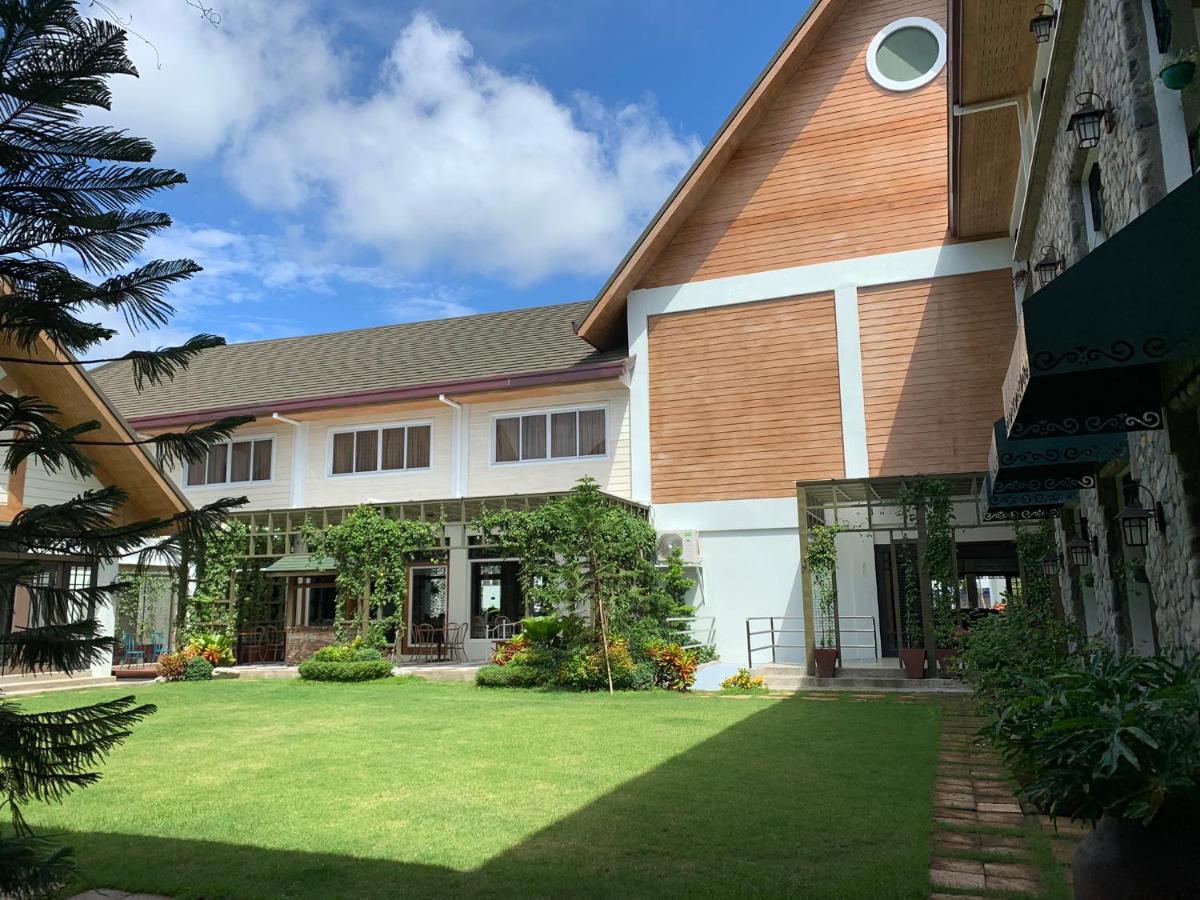 Sola Hotel Laoag Kültér fotó