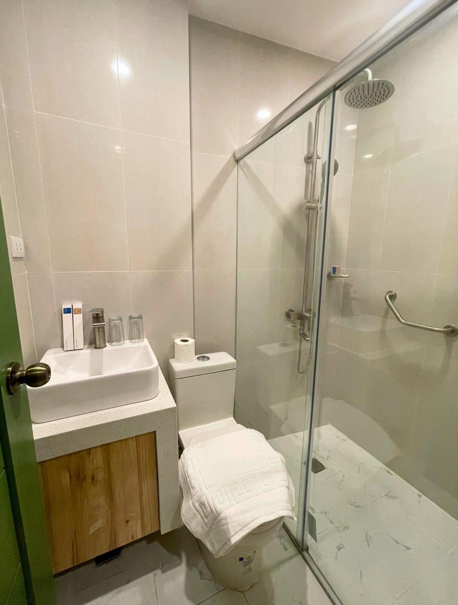 Sola Hotel Laoag Kültér fotó