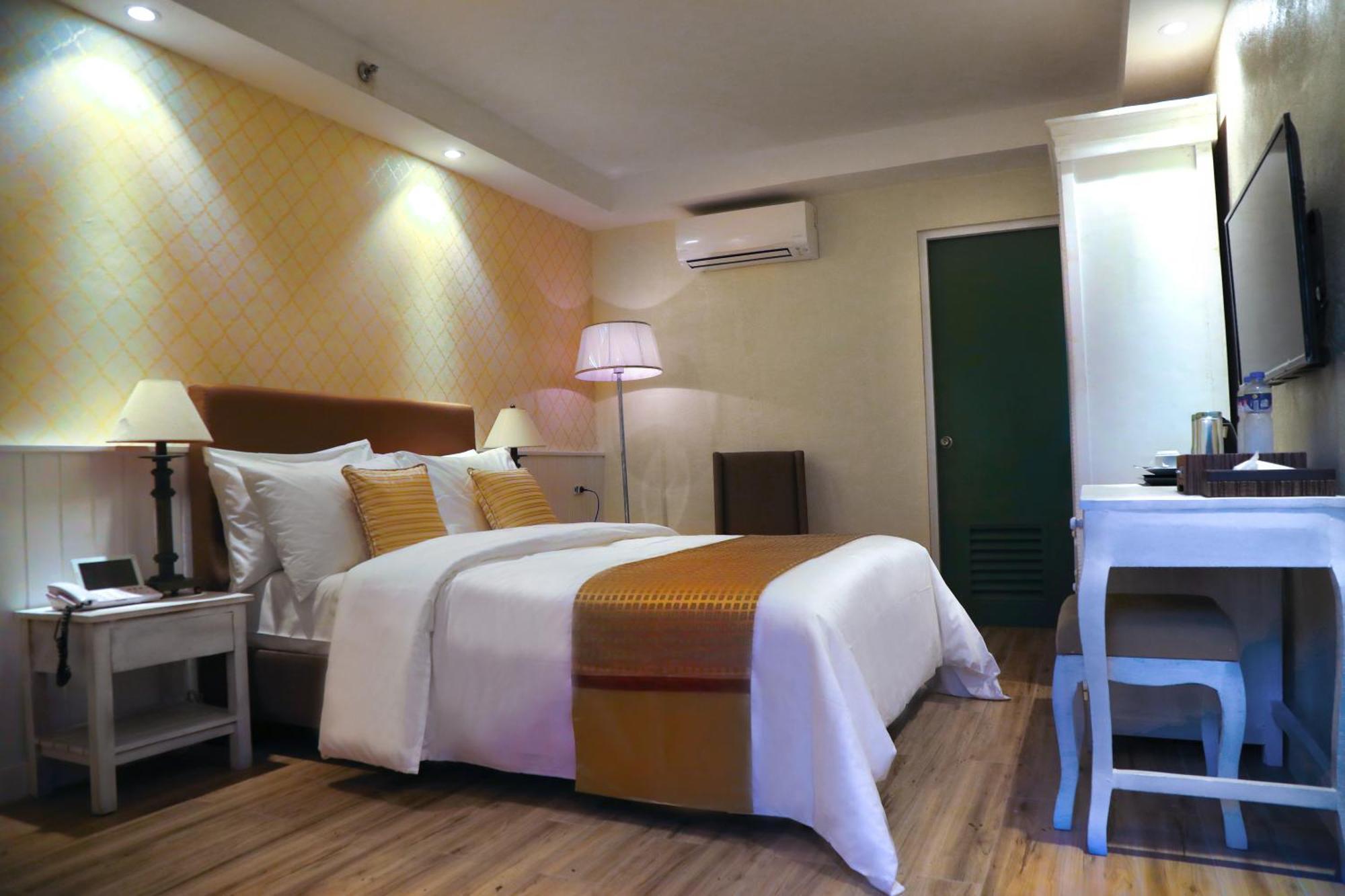 Sola Hotel Laoag Kültér fotó