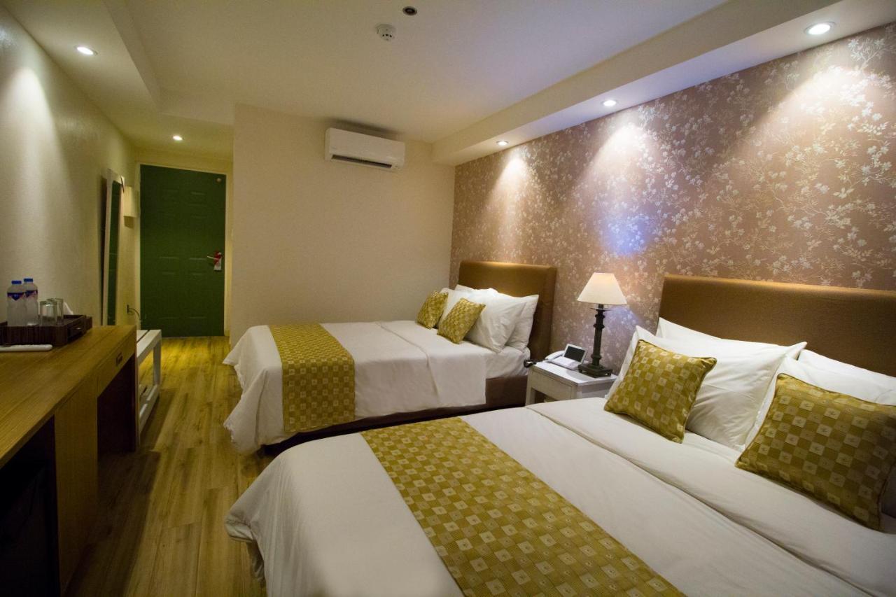 Sola Hotel Laoag Kültér fotó